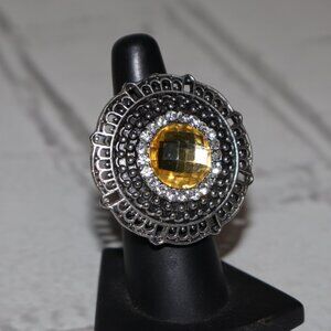 ✨ Silver & Rhinestone Statement Ring Adjustable size 6–8 · bold sparkle